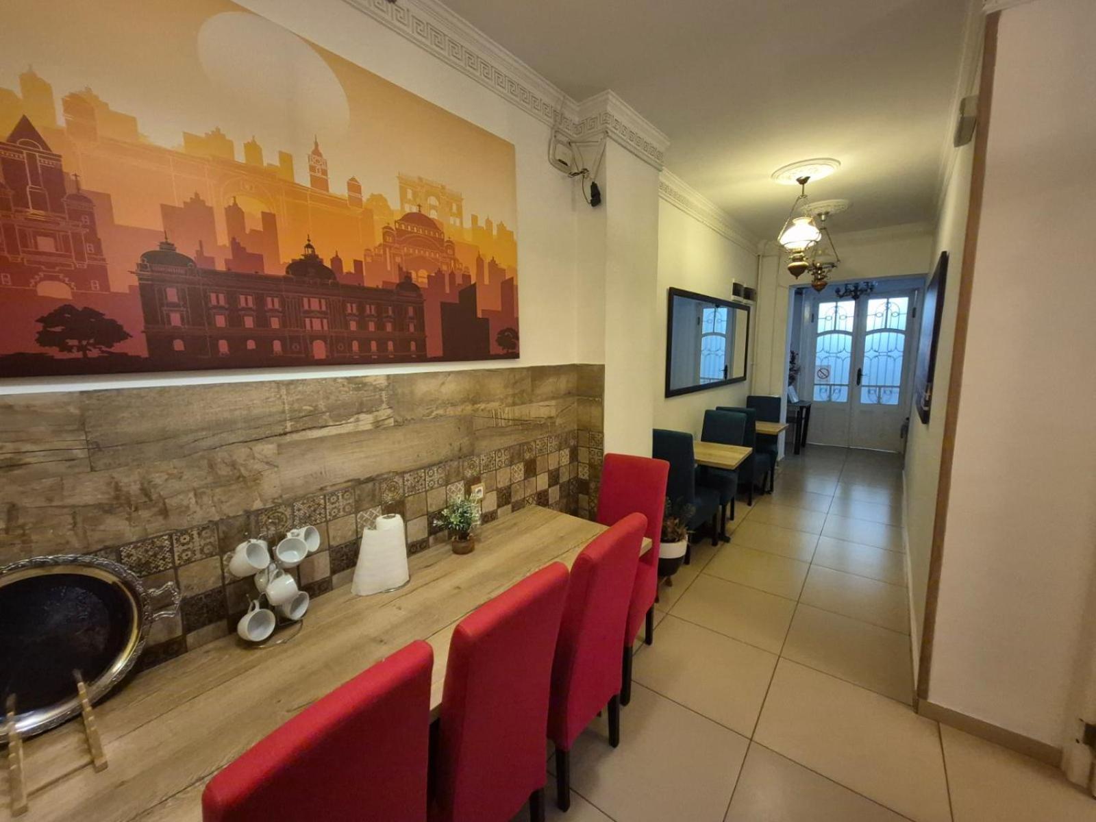Authentic Belgrade Centre Apartments For Large Groups, Republic Square - Up To 47 People In 5 Apartments الغرفة الصورة