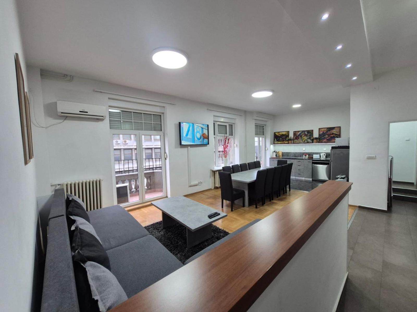 Authentic Belgrade Centre Apartments For Large Groups, Republic Square - Up To 47 People In 5 Apartments الغرفة الصورة