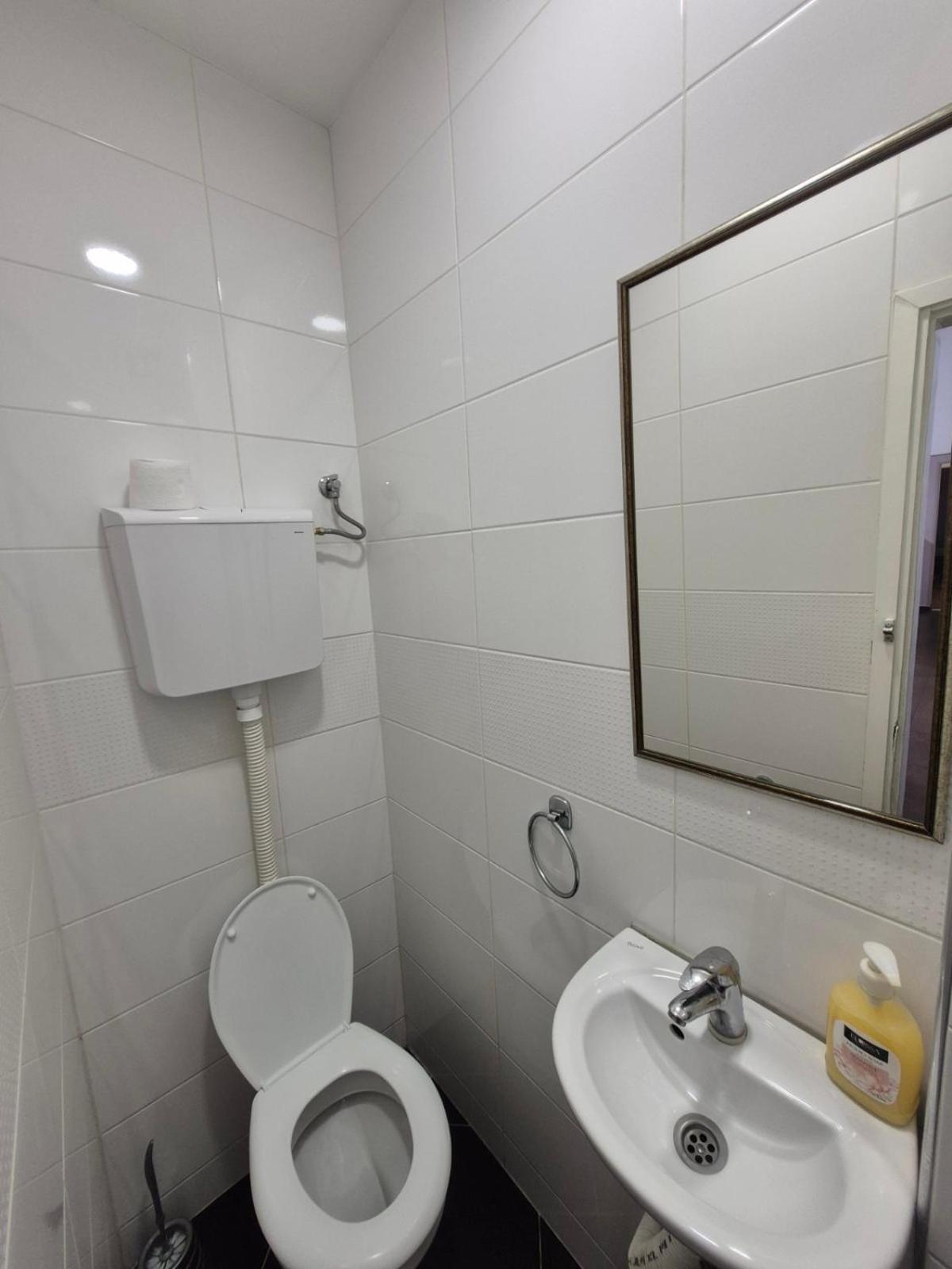 Authentic Belgrade Centre Apartments For Large Groups, Republic Square - Up To 47 People In 5 Apartments الغرفة الصورة