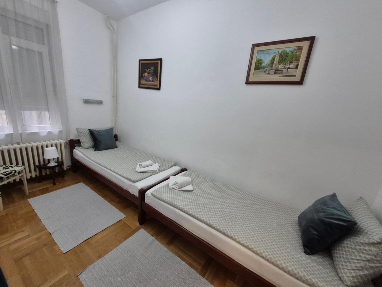 Authentic Belgrade Centre Apartments For Large Groups, Republic Square - Up To 47 People In 5 Apartments الغرفة الصورة
