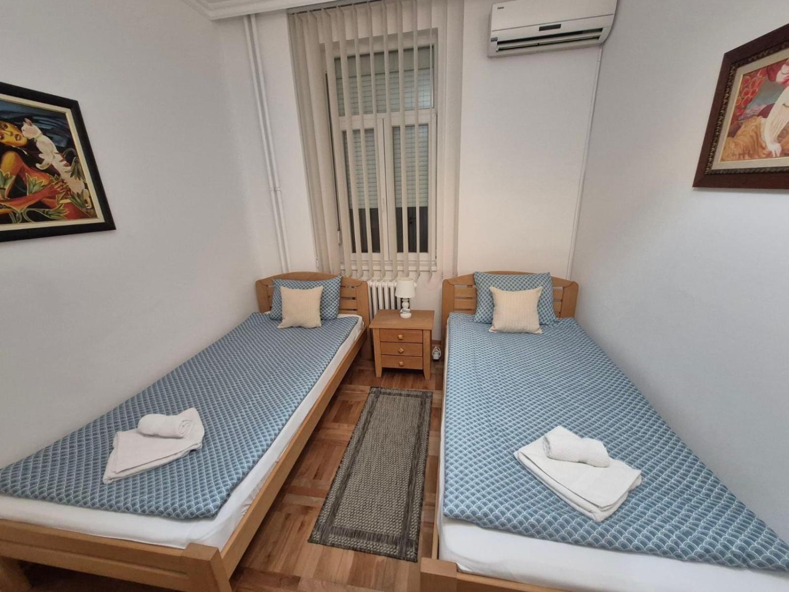 Authentic Belgrade Centre Apartments For Large Groups, Republic Square - Up To 47 People In 5 Apartments الغرفة الصورة