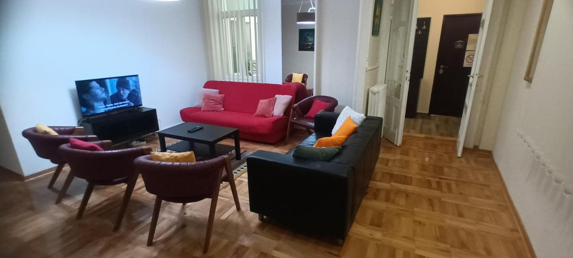 Authentic Belgrade Centre Apartments For Large Groups, Republic Square - Up To 47 People In 5 Apartments الغرفة الصورة