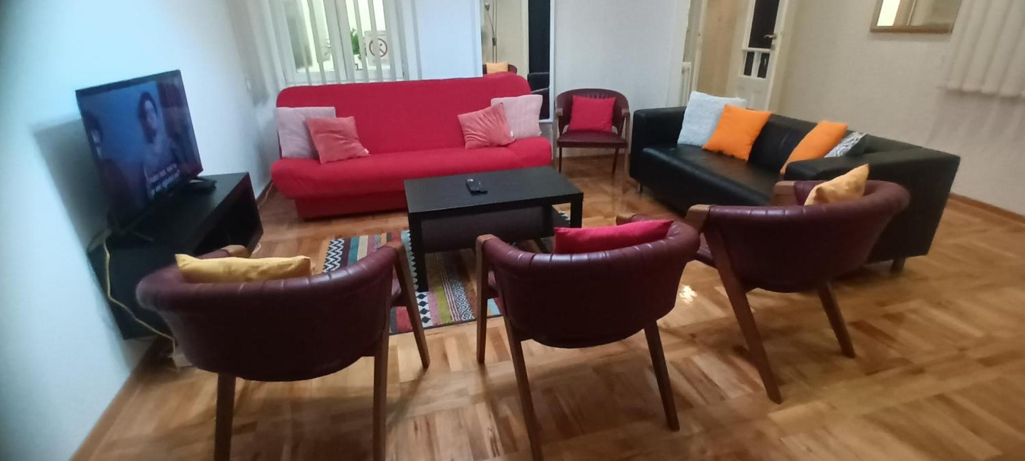 Authentic Belgrade Centre Apartments For Large Groups, Republic Square - Up To 47 People In 5 Apartments الغرفة الصورة