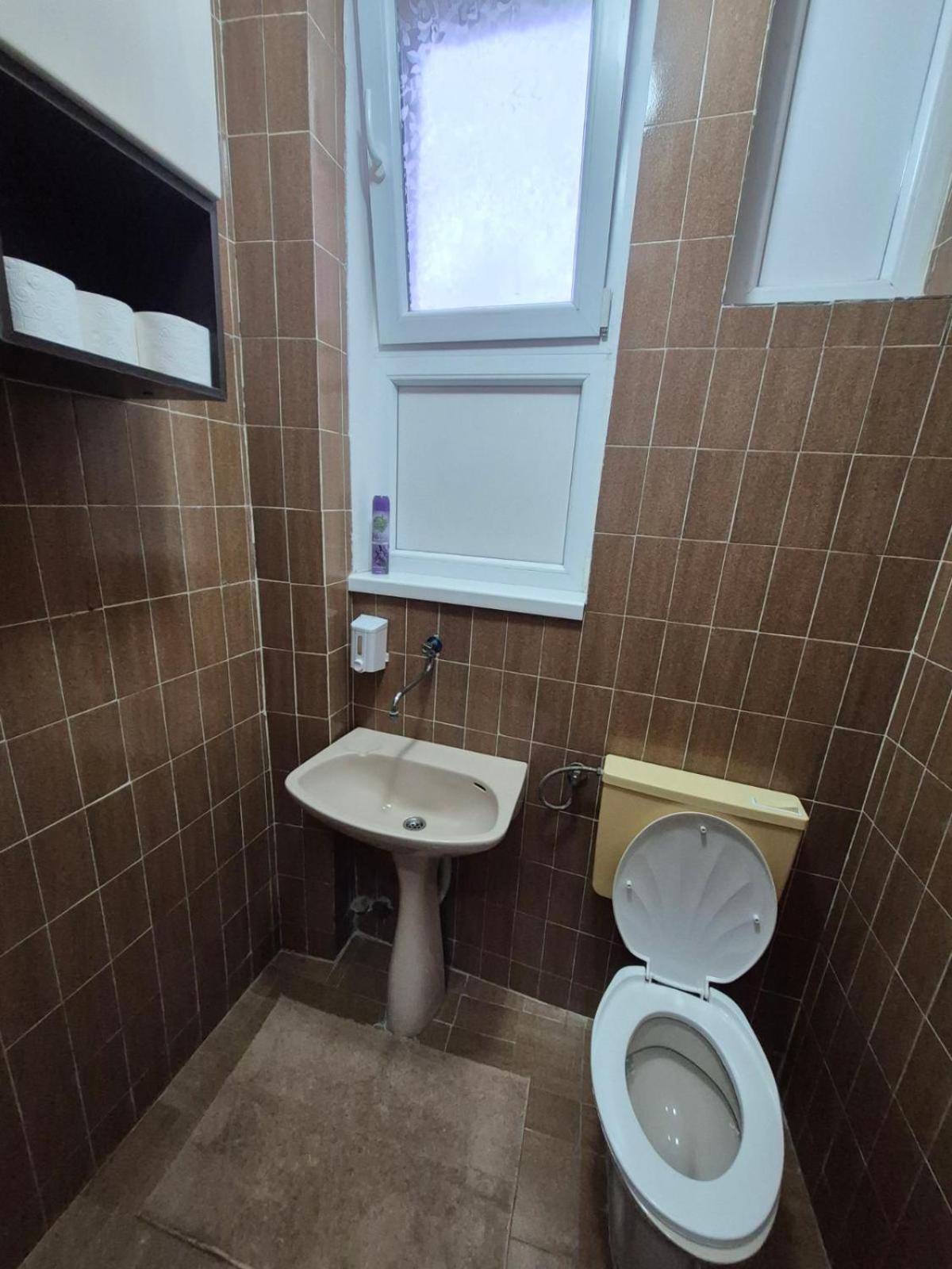 Authentic Belgrade Centre Apartments For Large Groups, Republic Square - Up To 47 People In 5 Apartments الغرفة الصورة