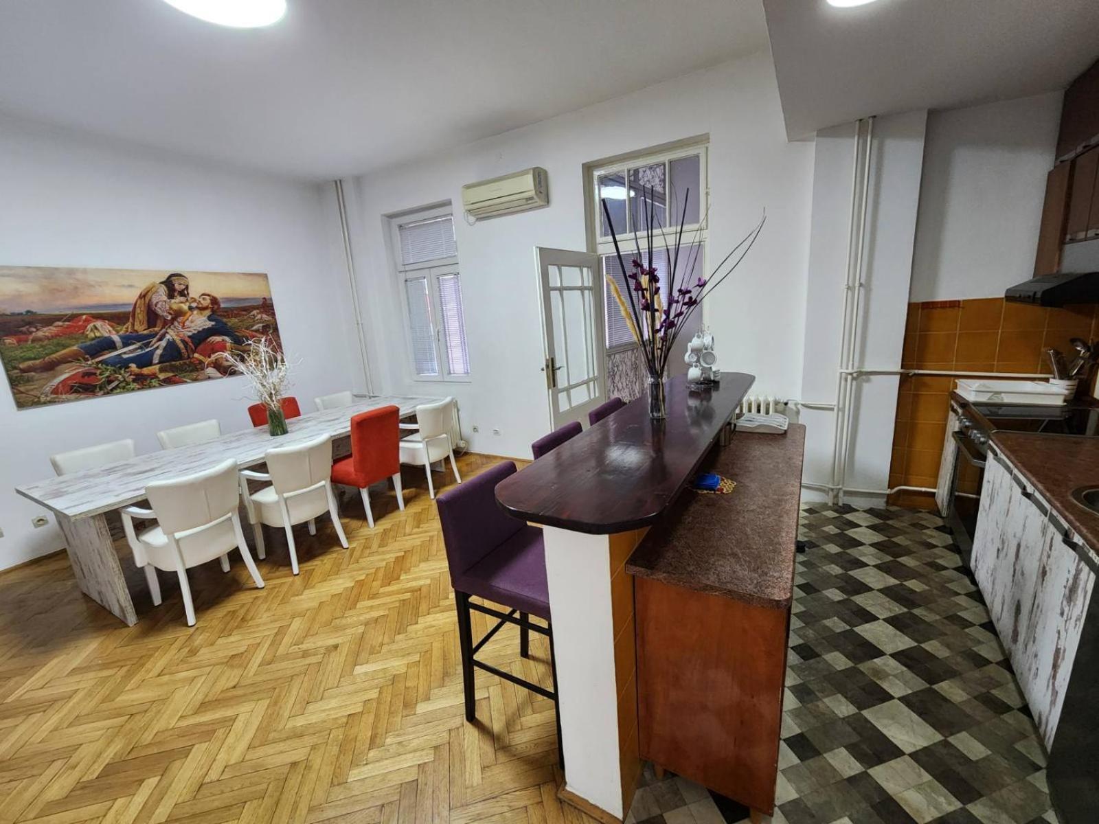 Authentic Belgrade Centre Apartments For Large Groups, Republic Square - Up To 47 People In 5 Apartments الغرفة الصورة